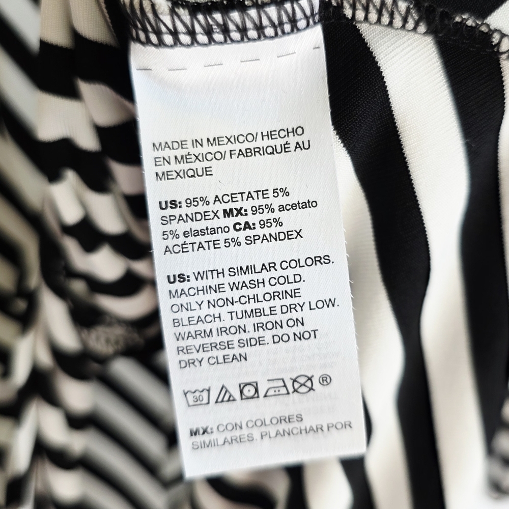Chico's Travelers Black and White Striped Dolman Long Sleeve Top Women's Size 2 - Picture 5 of 6